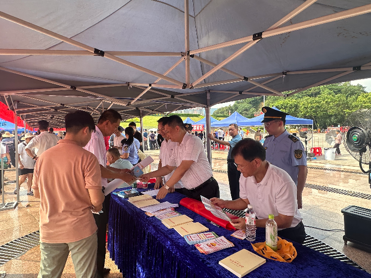 市交通運(yùn)輸局：開展誠(chéng)信建設(shè)宣傳活動(dòng)2.jpg