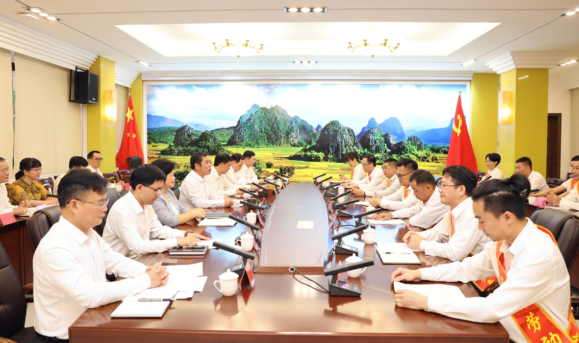 2025年我市慶祝“五一”國(guó)際勞動(dòng)節(jié)暨勞模代表座談會(huì)召開(kāi)